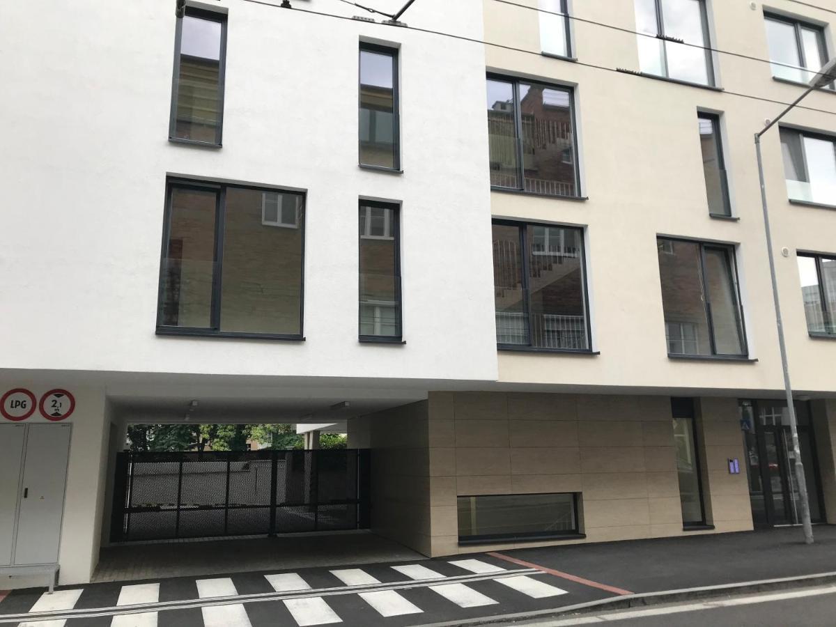 Leo Apartment Free Parking!!! براتسيلافا المظهر الخارجي الصورة