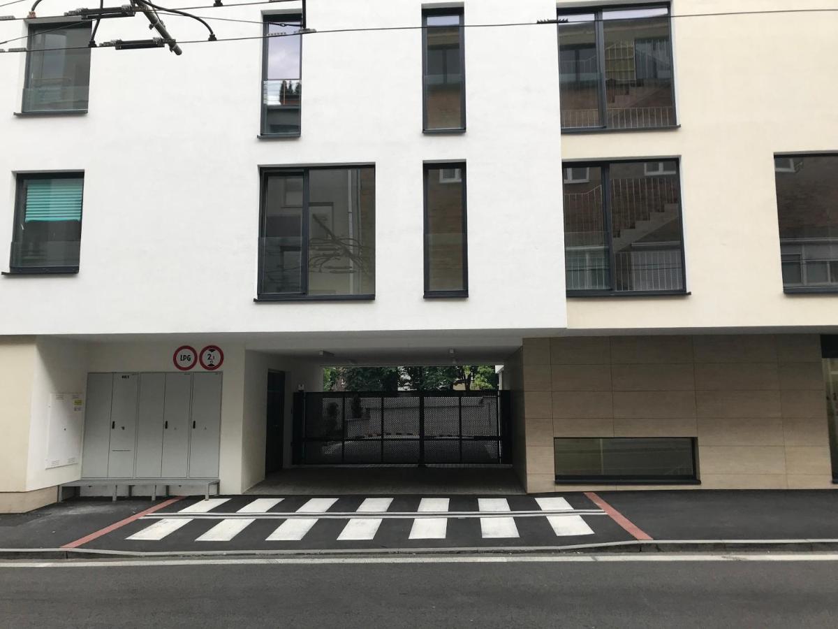 Leo Apartment Free Parking!!! براتسيلافا المظهر الخارجي الصورة