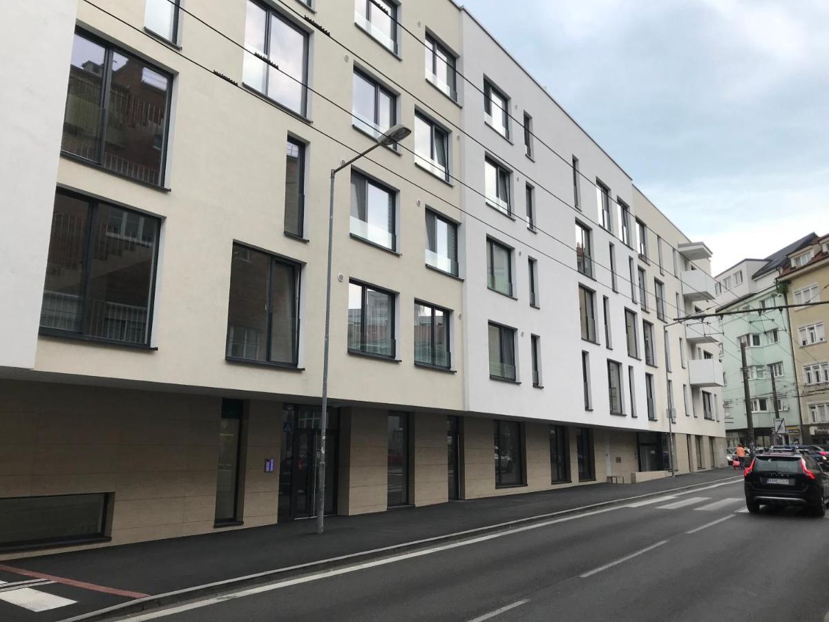 Leo Apartment Free Parking!!! براتسيلافا المظهر الخارجي الصورة