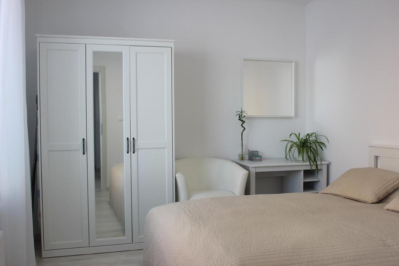 Leo Apartment Free Parking!!! براتسيلافا المظهر الخارجي الصورة